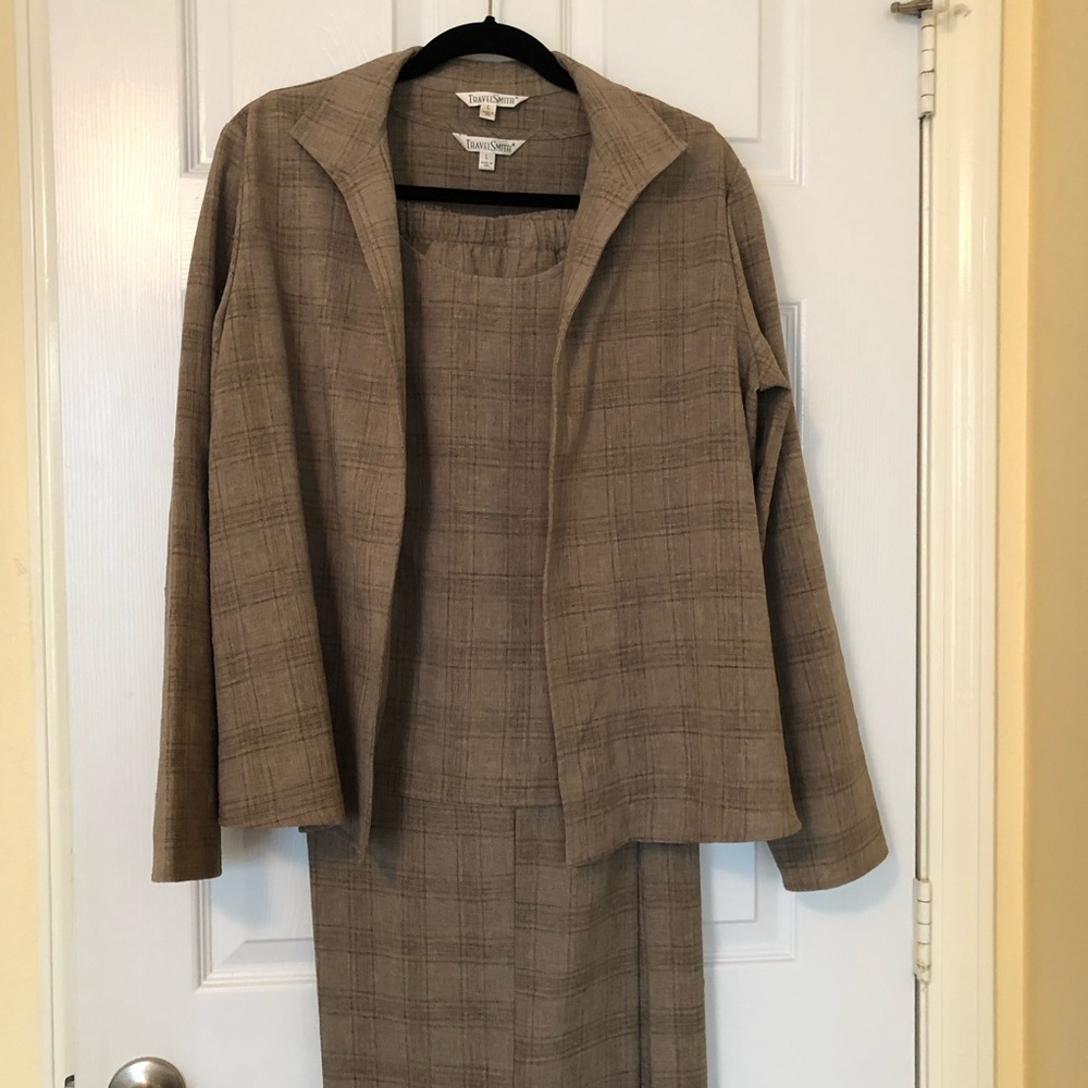 Ladies 3-Piece TravelSmith Pants-Tank-Jacket sz L
